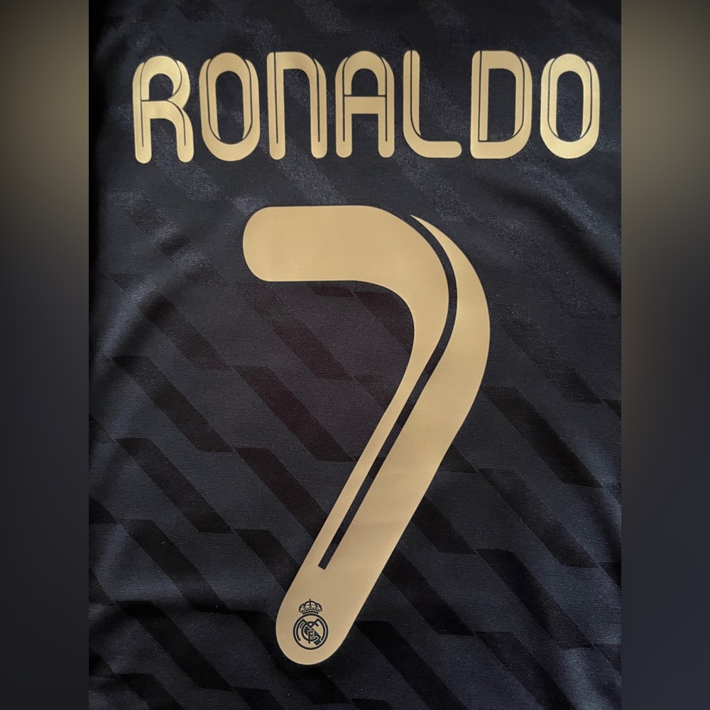 Ronaldo #7 Longsleeve Away Black Soccer Jersey Retro 2011/2012 Gold - Picture 3 of 6